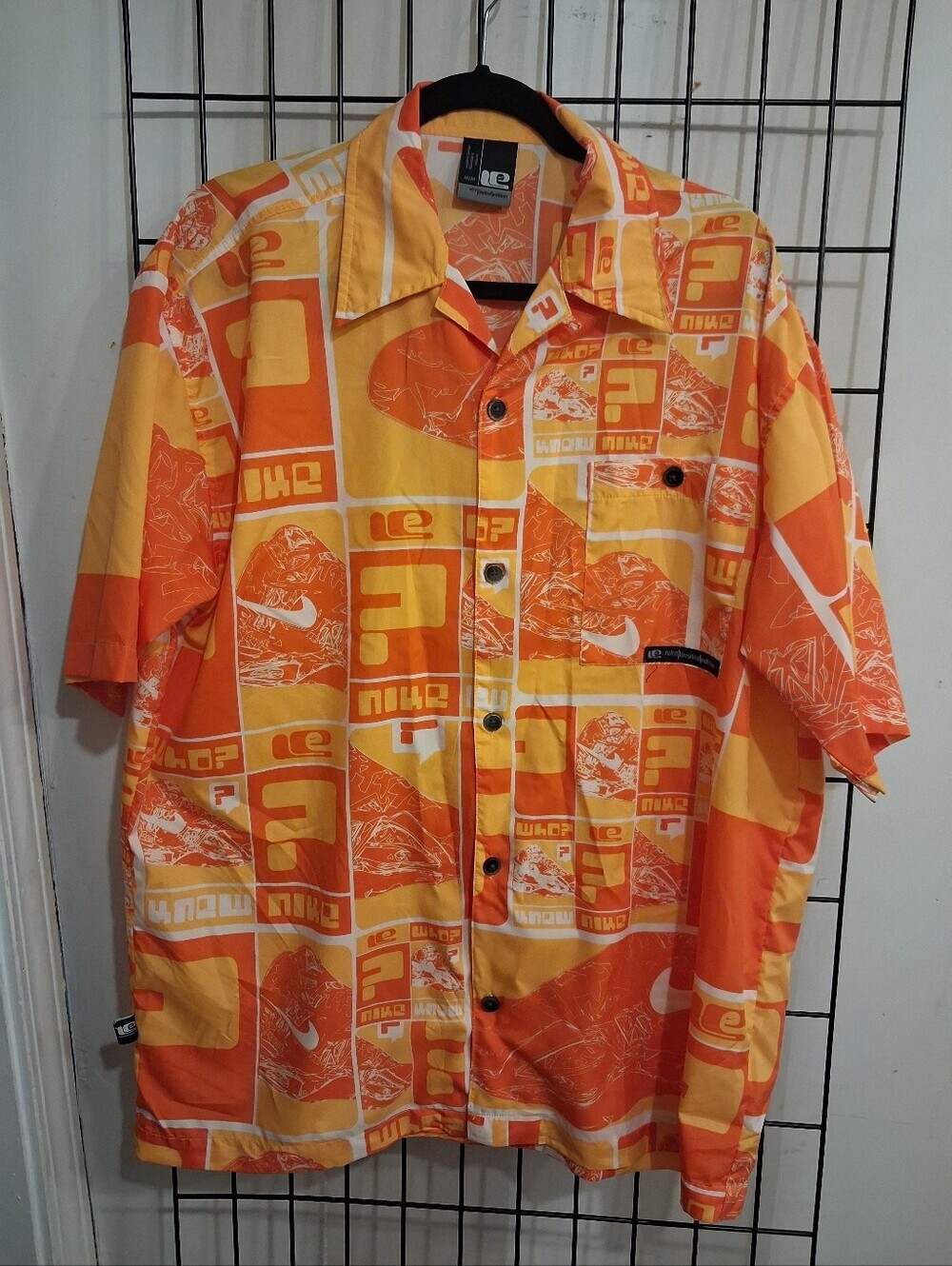 2000s Nike Limited Edition Button Up Shirt
